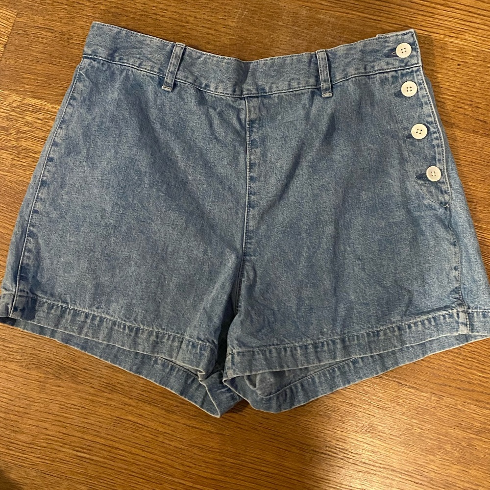 GAP High Wasted Denim Shorts w/ buttons